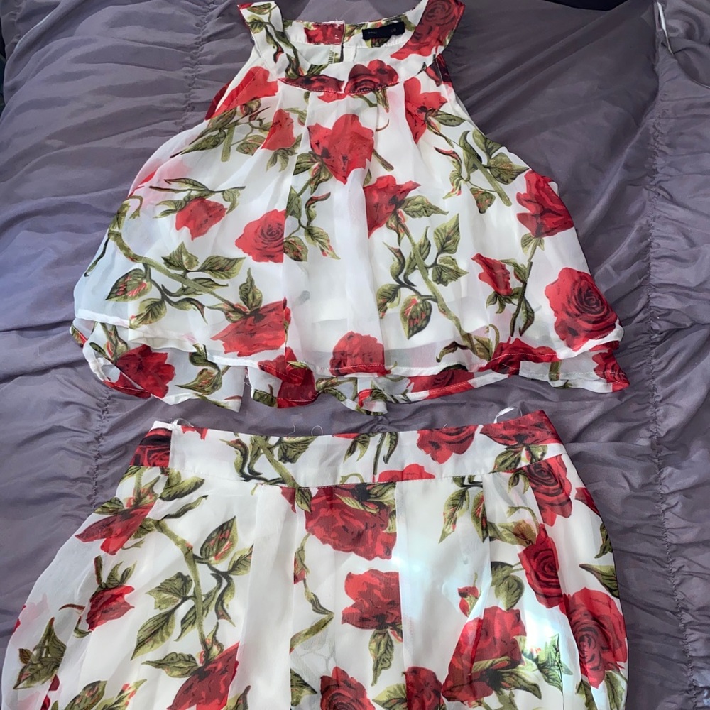 Insanely cute floral two piece top and bottom